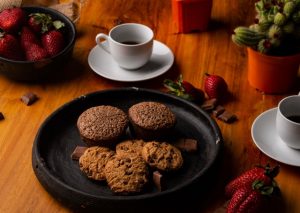 Some cookies and coffee that you can serve to prepare your house for sale and make it homey.